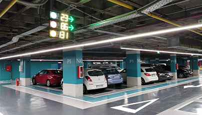 Foto del sistema de guiado para parking de Glorias en Barcelona